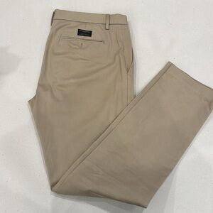 Mens Banana Republic Fulton Chino. Size 33W x 32L straight leg, flat front